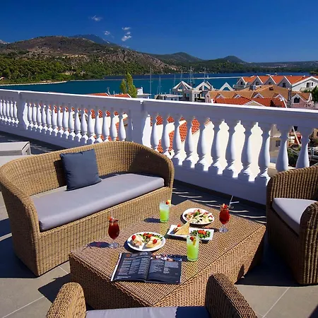 Hotel Aenos