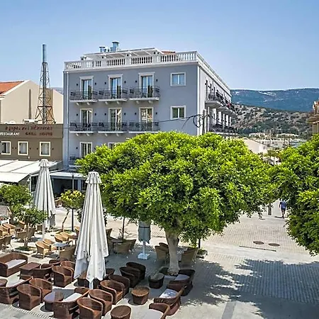 Aenos Hotel 4*