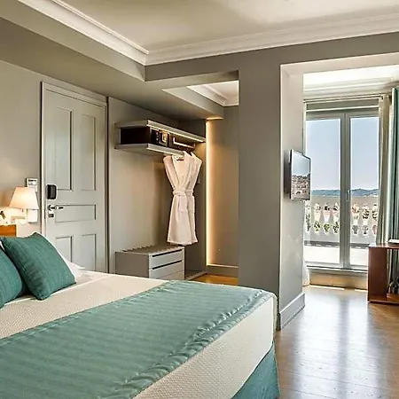 Aenos Hotel 4*