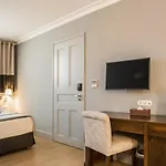 Aenos Hotel